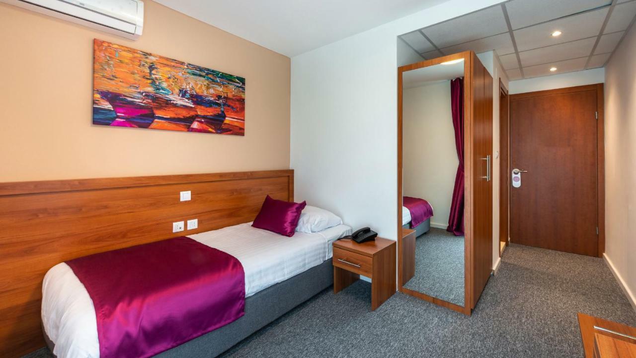 Hotel Komodor Dubrovnik Bagian luar foto